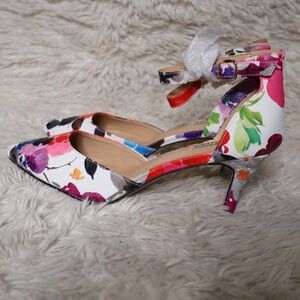 🌸 Joy in Love Floral 3” Heels For Easter With Ankle Strap – Size 9 ✨